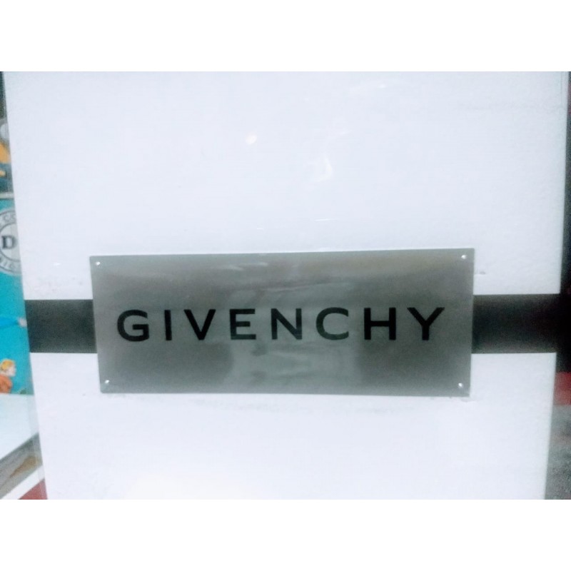 Givenchy Gentleman Only Casual Chic